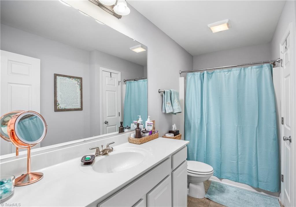 3118 Hyde Pl Circle Winston-Salem, NC 27103 - Photo 17 of 26 Primary bath with walk-in shower