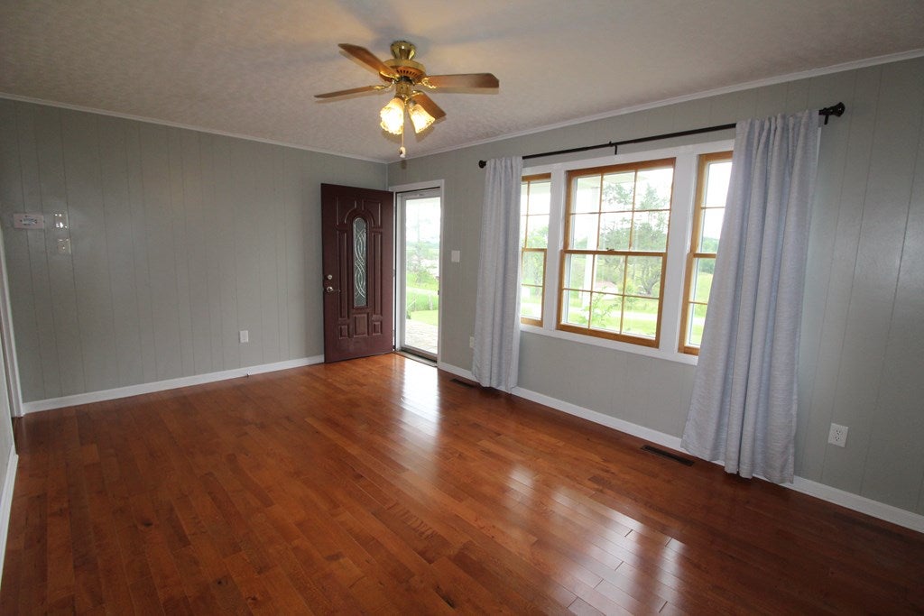 714 Providence Road Fries, VA 24330 - Photo 8 of 75 Gallery Image 8