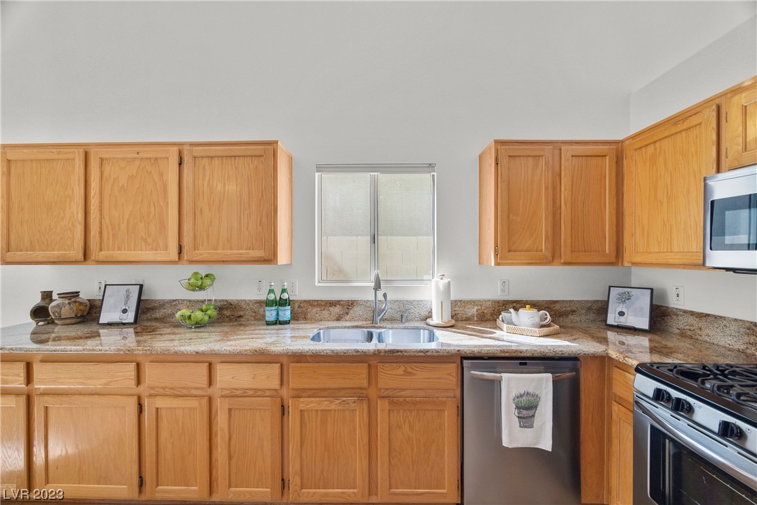 919 Shadowfax Road Henderson, NV 89015 - Photo 16 of 41 Gallery Image 16