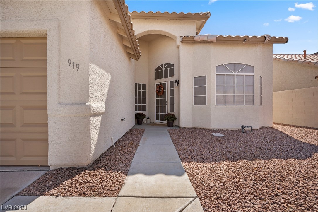 919 Shadowfax Road Henderson, NV 89015 - Photo 4 of 41 Gallery Image 4