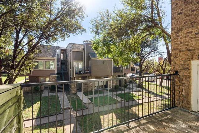 $85,555 | 9831 Walnut Street, Unit 205, Dallas, TX 75243