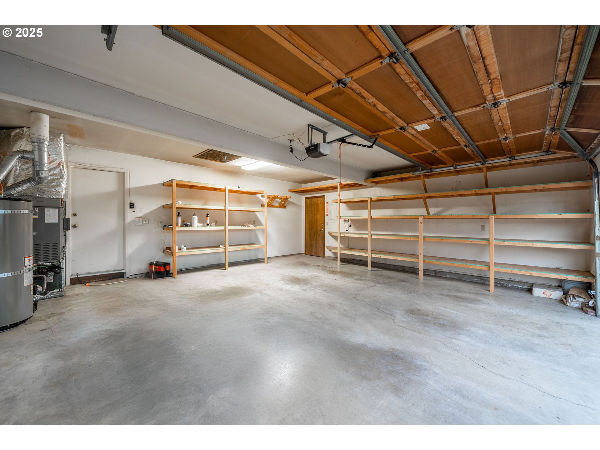 7104 Southwest Chapel Lane Portland, OR 97223 - Photo 36 of 36 a view of an empty room with a garage