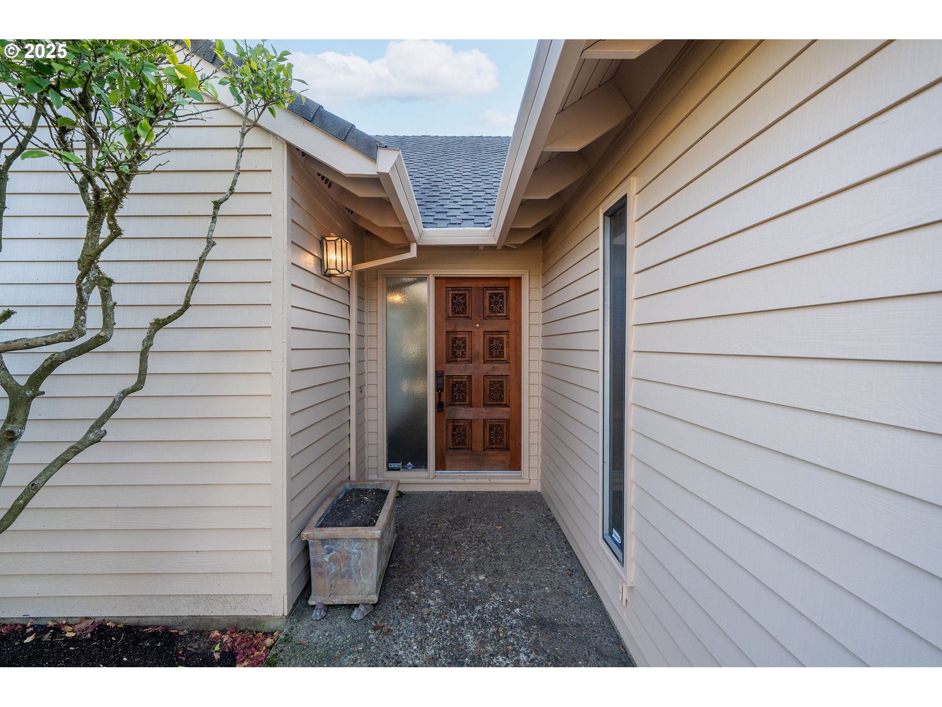 7104 Southwest Chapel Lane Portland, OR 97223 - Photo 5 of 36 a view of outdoor space and deck