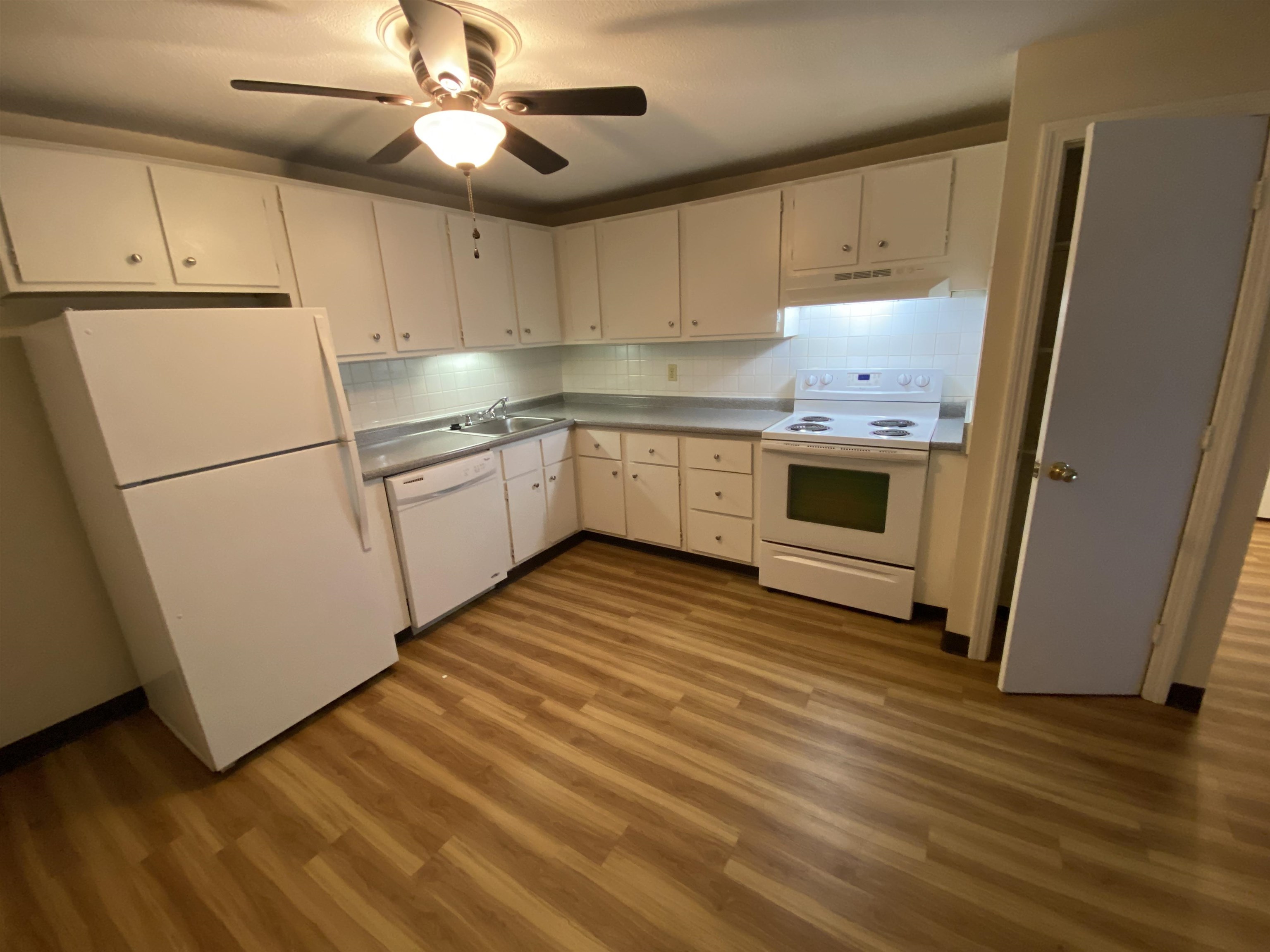 95 Powers Street, Unit 101 Milford, NH 03055 - Photo 15 of 44
