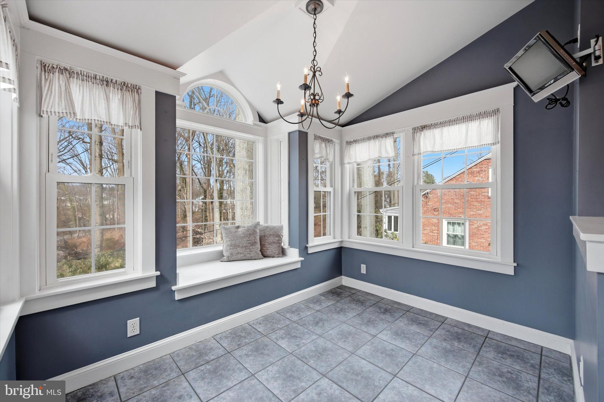 436 Kerr Lane Springfield, PA 19064 - Photo 14 of 52 a view of an empty room with a window