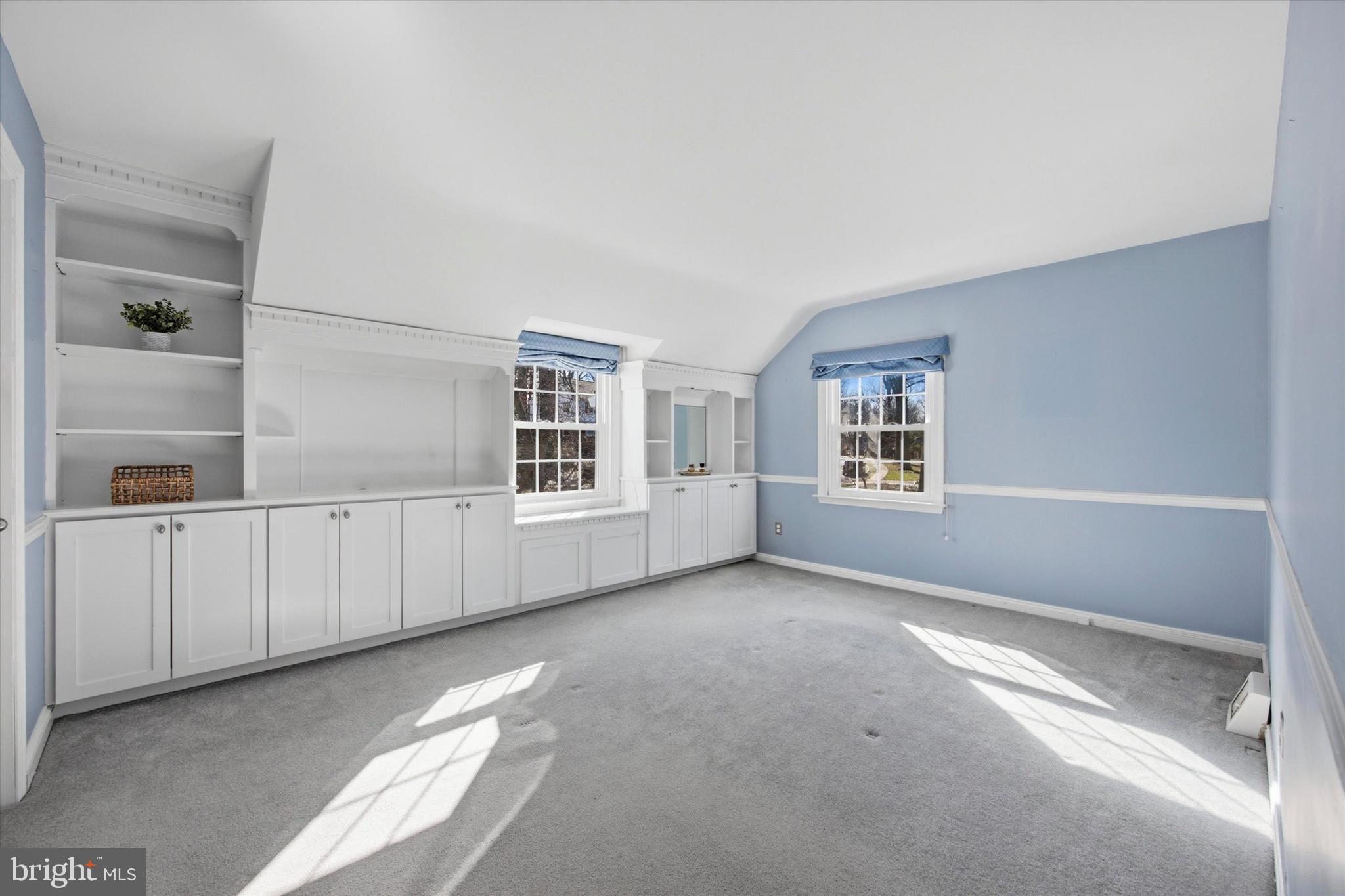 436 Kerr Lane Springfield, PA 19064 - Photo 19 of 52 an empty room with windows