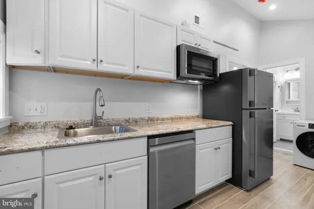 $2,900 | 715 Anderson Avenue, Rockville, MD 20850