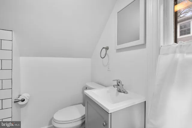 $2,900 | 715 Anderson Avenue, Rockville, MD 20850