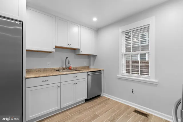 $2,900 | 715 Anderson Avenue, Rockville, MD 20850