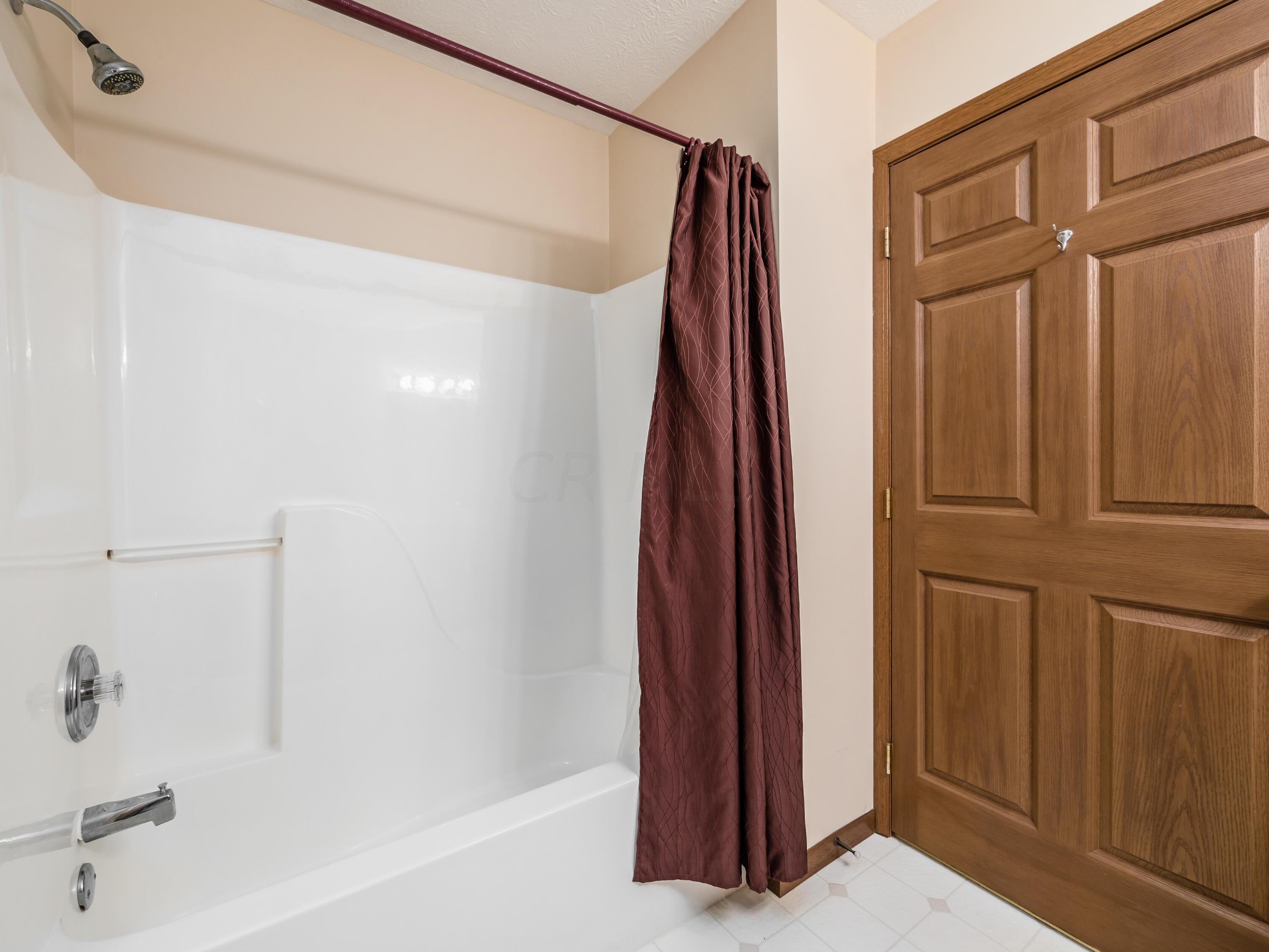 295 Goose Pond Road, Unit D Newark, OH 43055 - Photo 27 of 33 C_-_295_Goose_Pond_Unit_D049