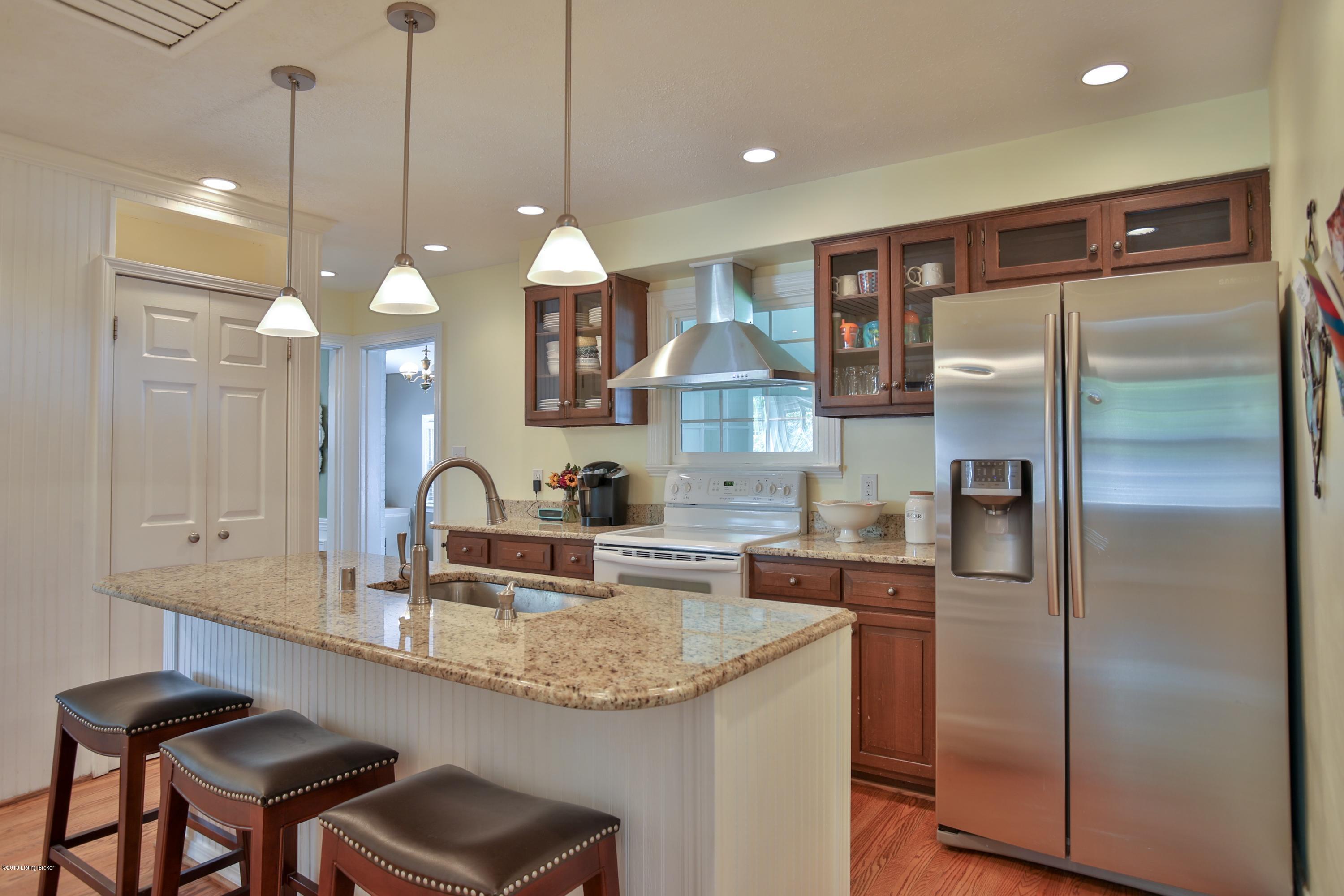 216 Fairmeade Road Louisville, KY 40207 - Photo 8 of 27 Eat-in kitchen
