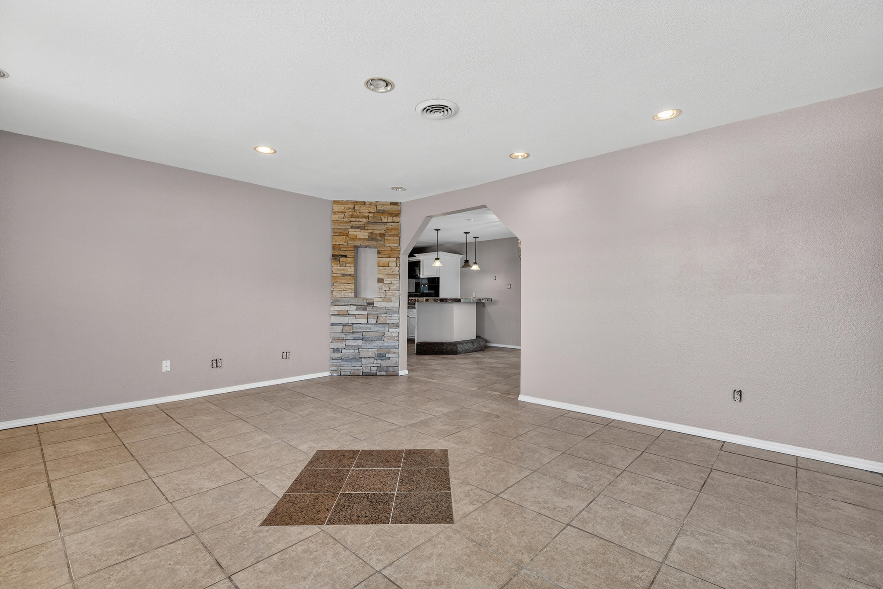 4618 43rd Street Lubbock, TX 79414 - Photo 3 of 20 DSC05916