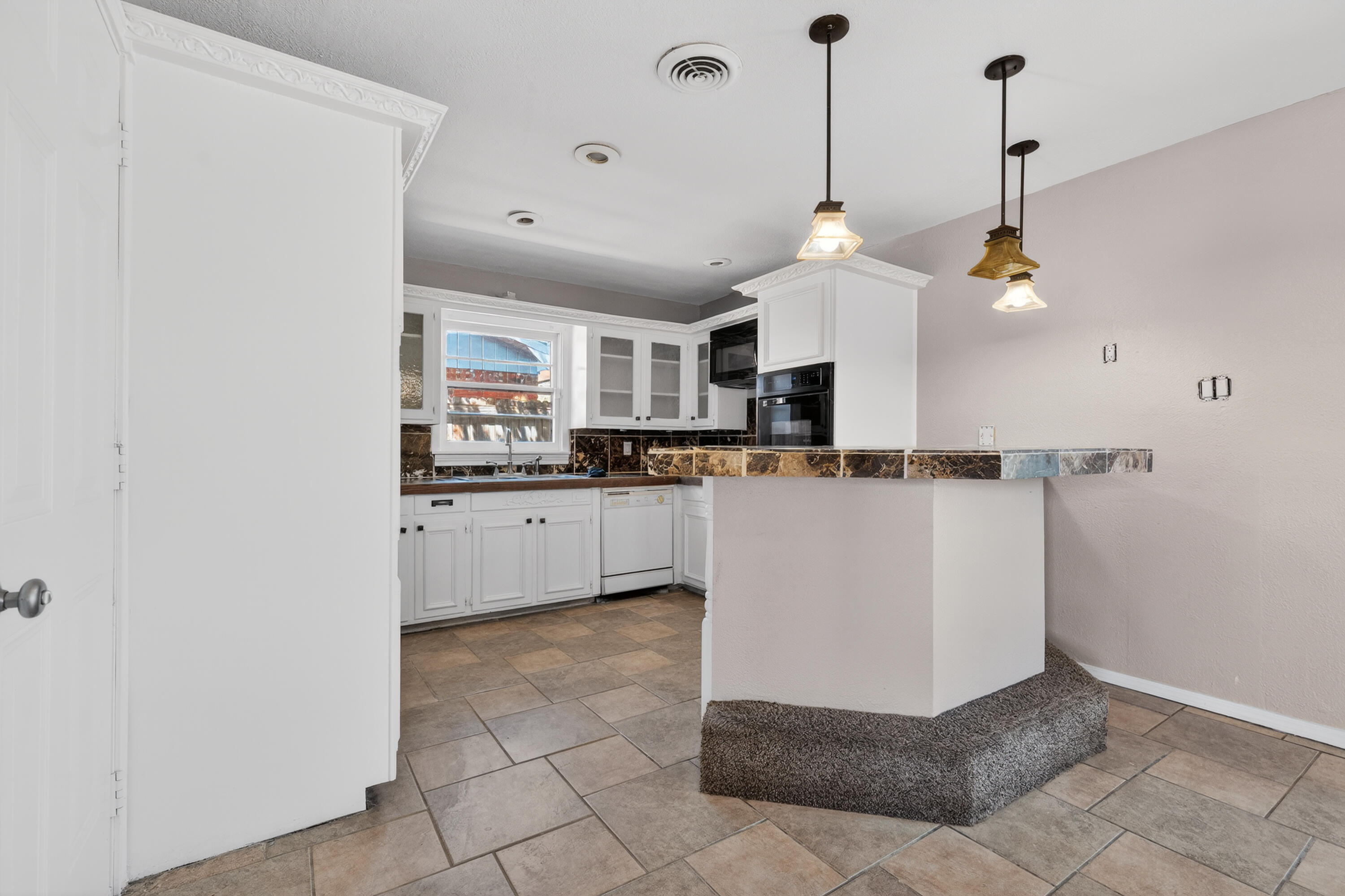 4618 43rd Street Lubbock, TX 79414 - Photo 7 of 20 DSC05928