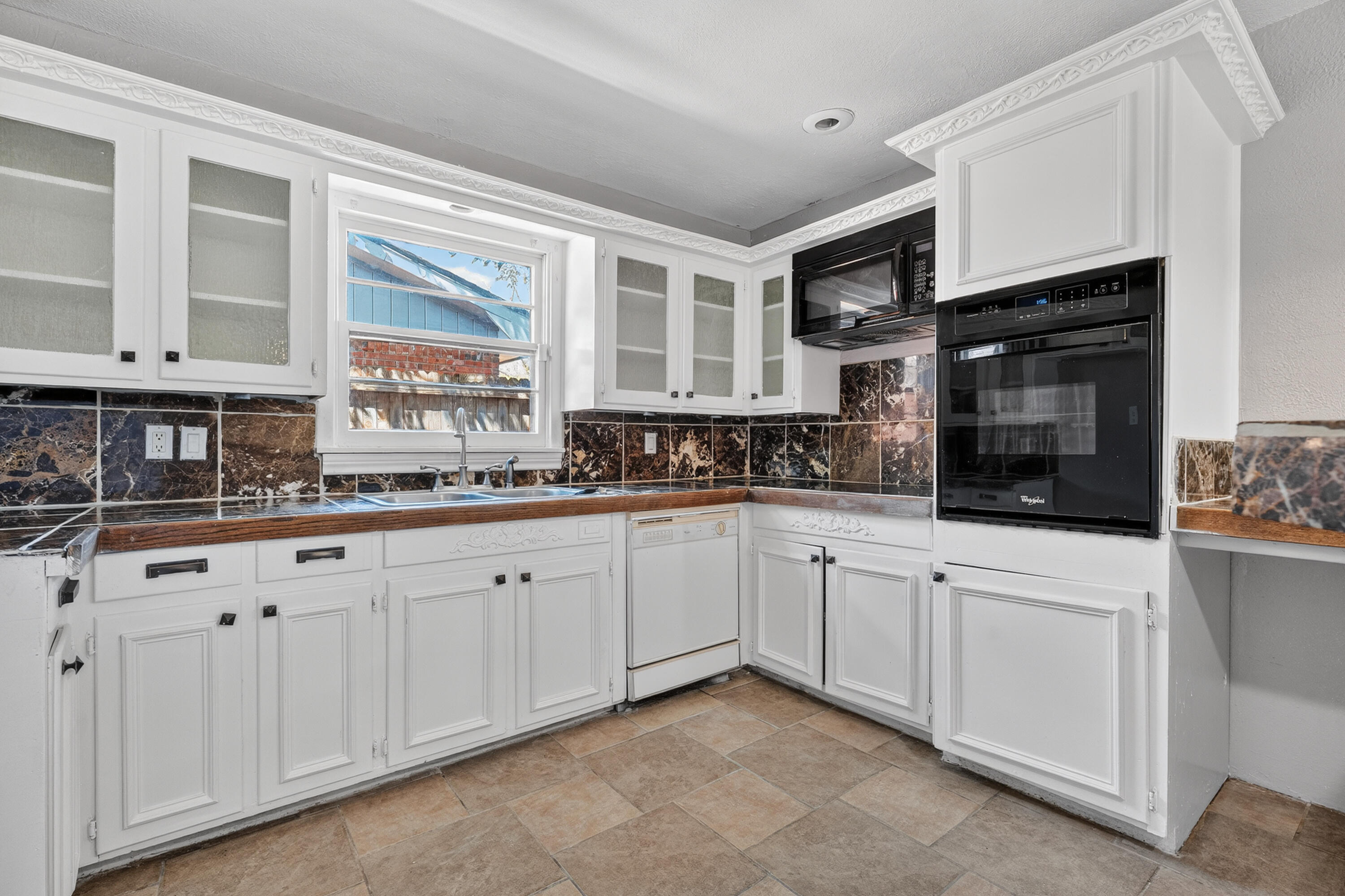 4618 43rd Street Lubbock, TX 79414 - Photo 8 of 20 DSC05931