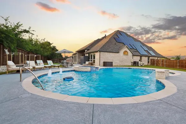 $775,000 | 1732 Cannon Street, Van Alstyne, TX 75495
