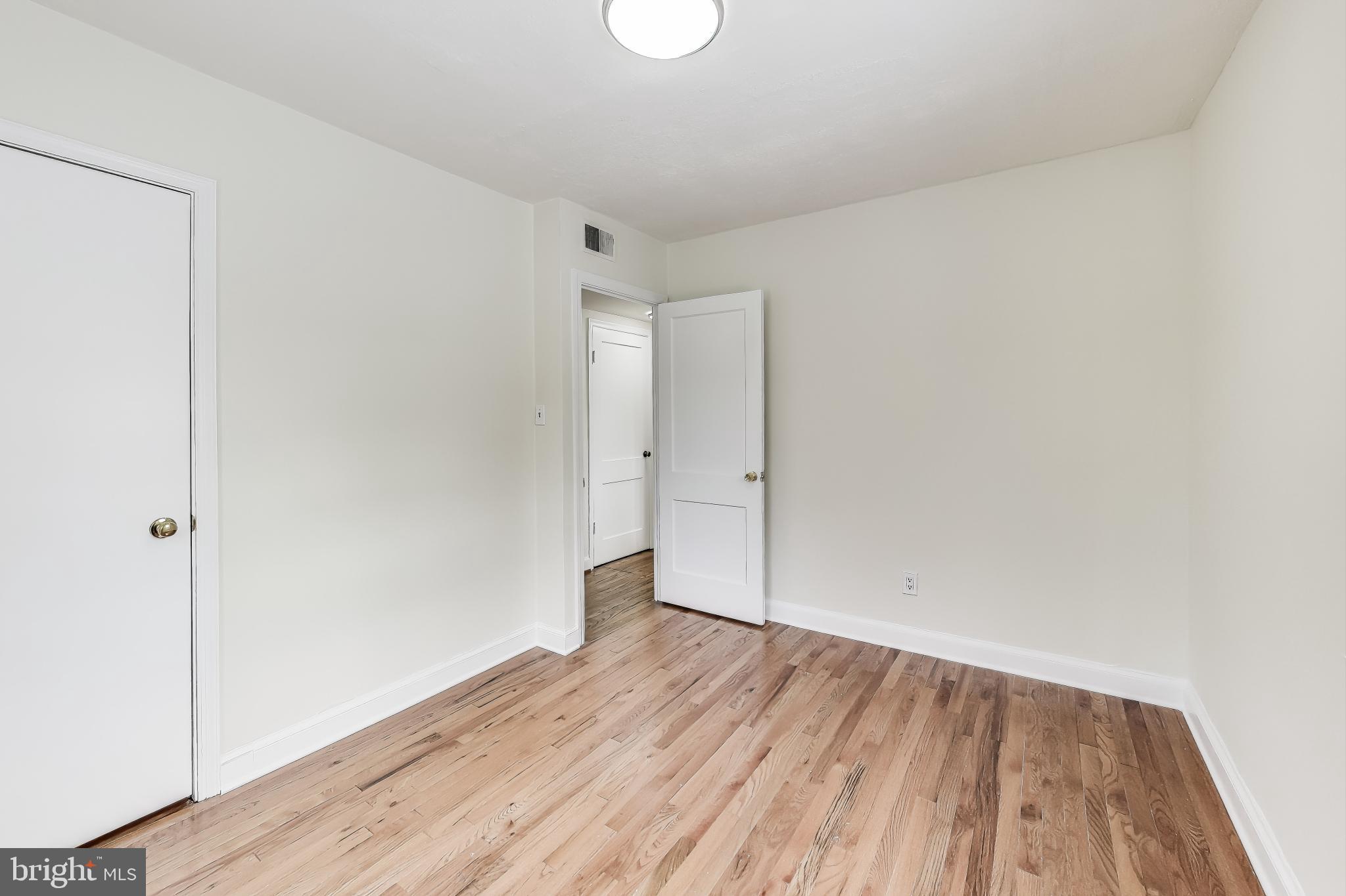 122 Calvert Road Rockville, MD 20850 - Photo 11 of 29 Gallery Image 11