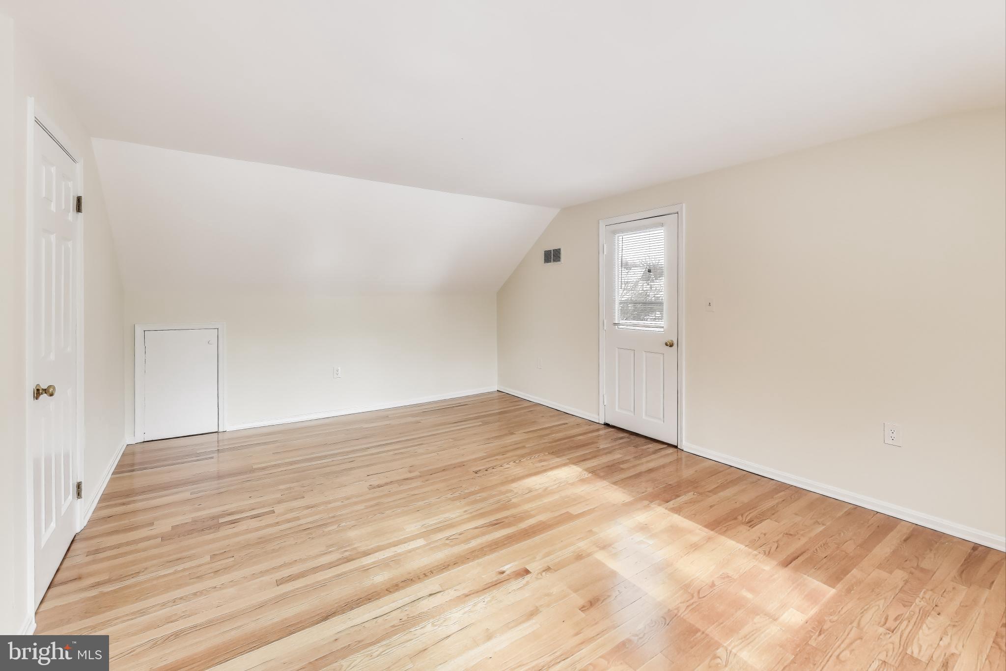 122 Calvert Road Rockville, MD 20850 - Photo 15 of 29 Gallery Image 15