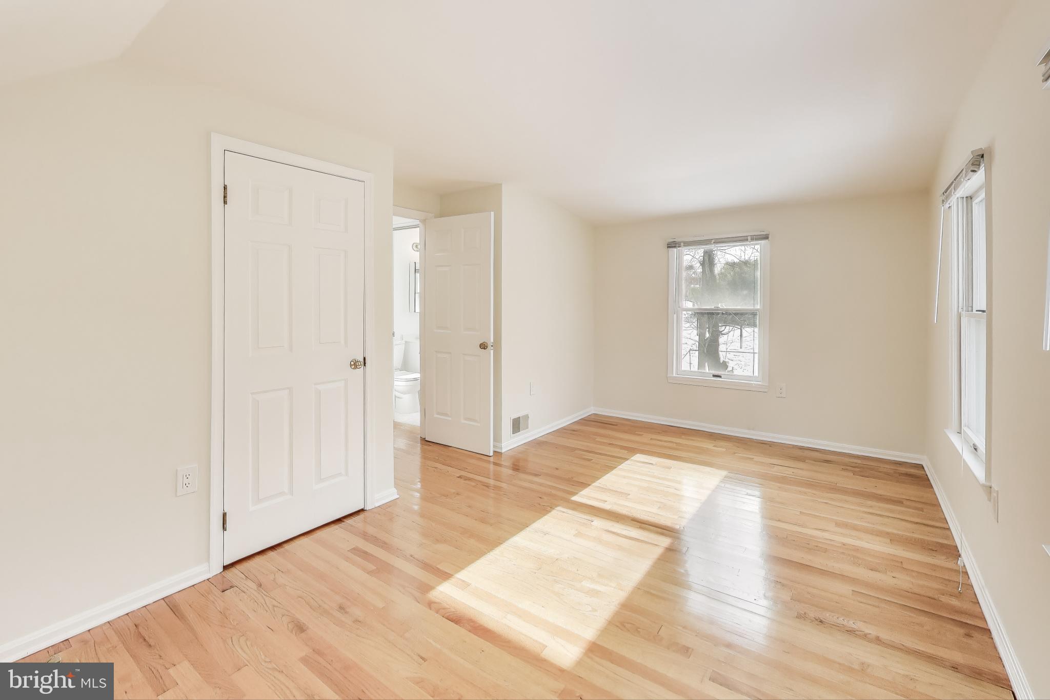 122 Calvert Road Rockville, MD 20850 - Photo 19 of 29 Gallery Image 19
