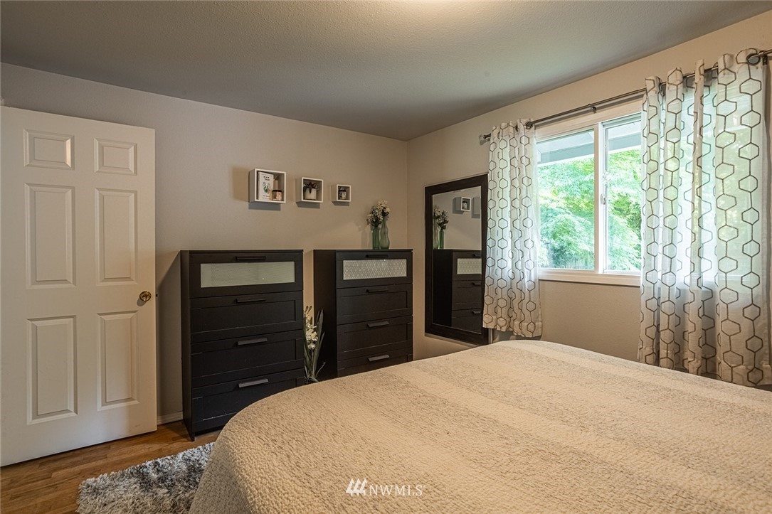 19009 101st Place Northeast Bothell, WA 98011 - Photo 18 of 40 Gallery Image 18
