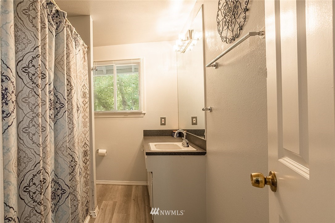 19009 101st Place Northeast Bothell, WA 98011 - Photo 21 of 40 Gallery Image 21