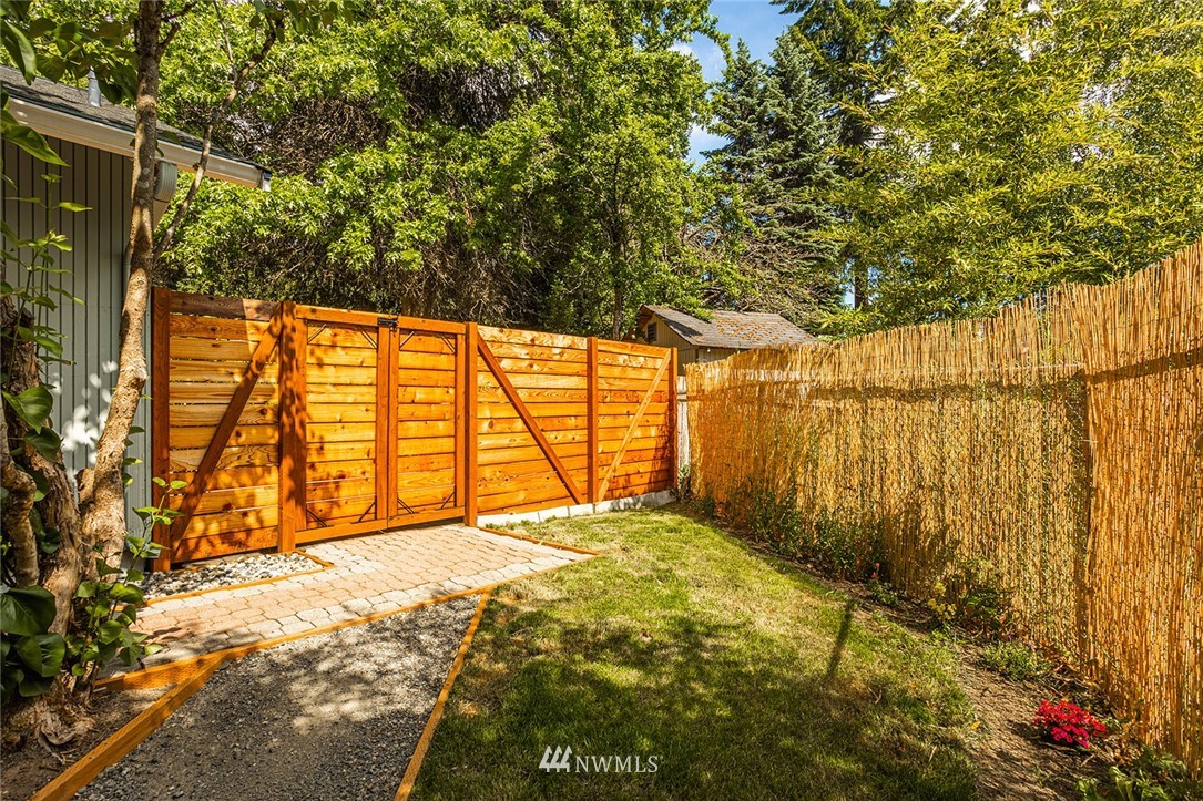 19009 101st Place Northeast Bothell, WA 98011 - Photo 27 of 40 Gallery Image 27