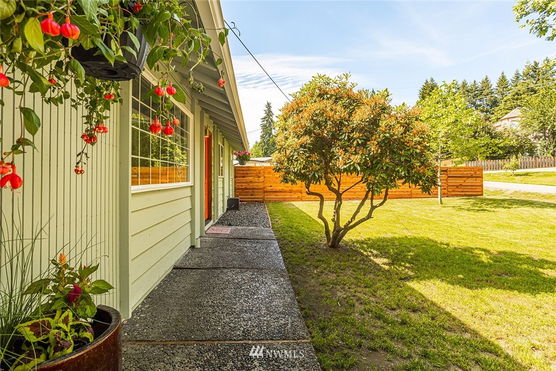 19009 101st Place Northeast Bothell, WA 98011 - Photo 5 of 40 Gallery Image 5