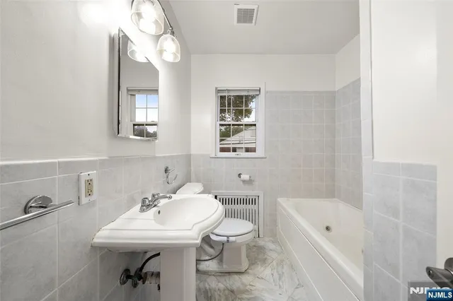 $429,000 | 620 C Grand, Leonia, NJ 07605