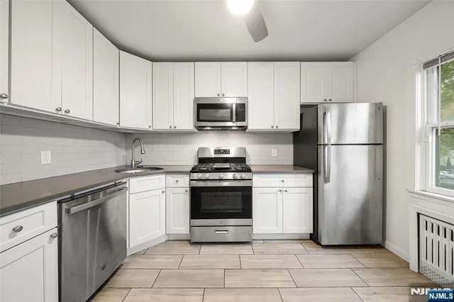 $429,000 | 620 C Grand, Leonia, NJ 07605