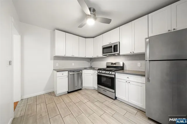 $429,000 | 620 C Grand, Leonia, NJ 07605