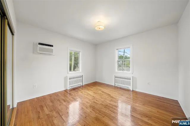 $429,000 | 620 C Grand, Leonia, NJ 07605