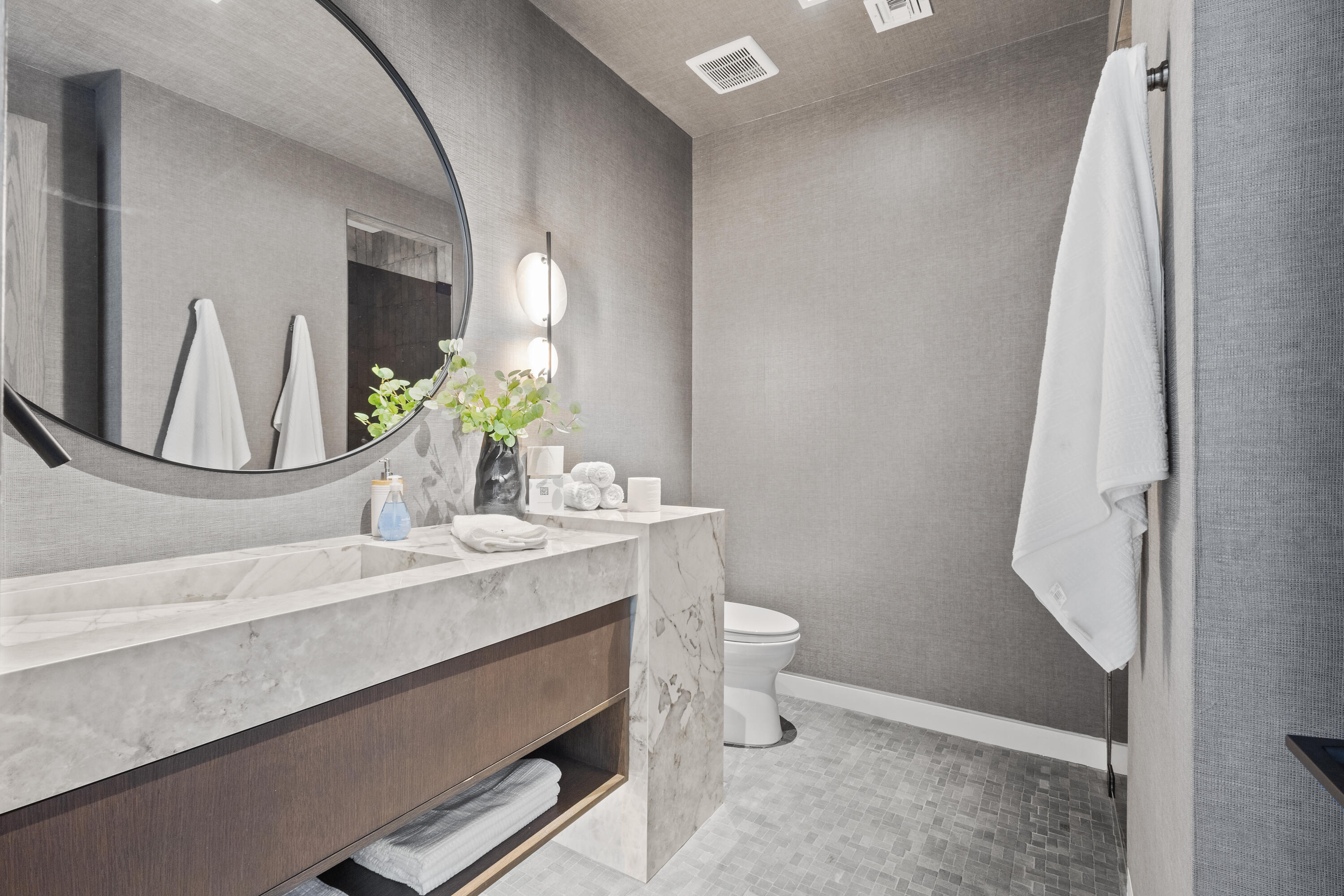 106 South Rim Club Drive Payson, AZ 85541 - Photo 19 of 45 a bathroom with a sink a toilet and mirror