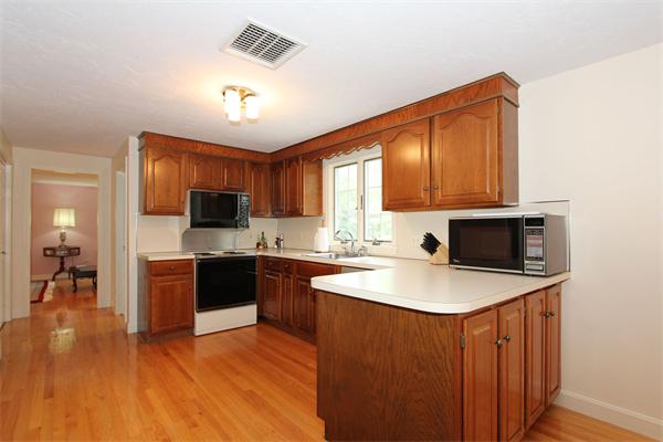 120 Plympton Road Sudbury, MA 01776 - Photo 8 of 23