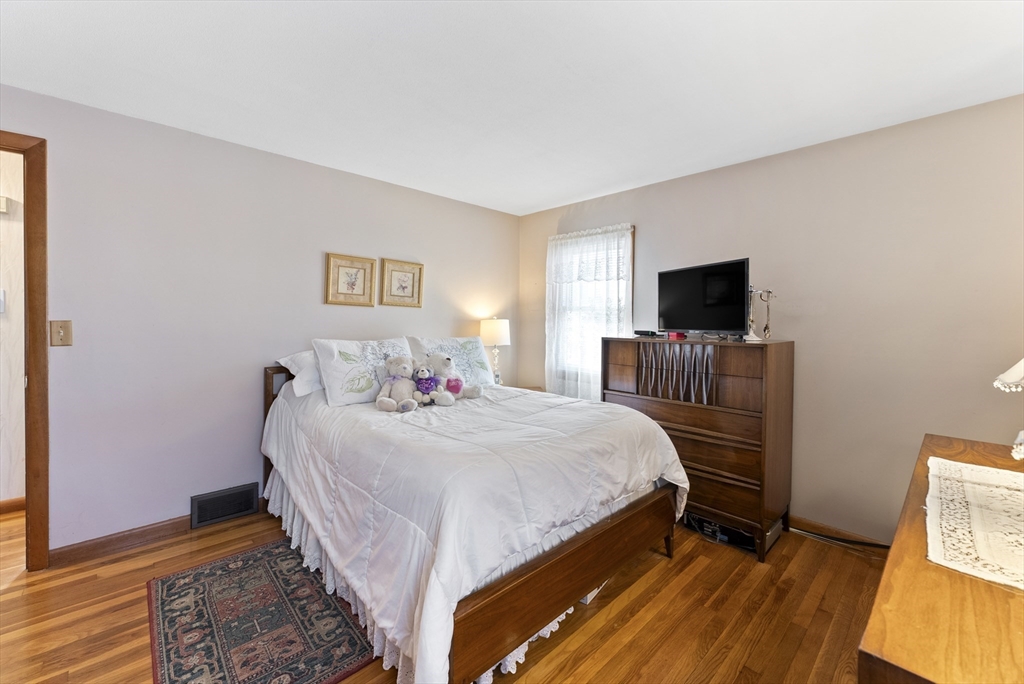 252 Mallowhill Road Springfield, MA 01129 - Photo 17 of 38