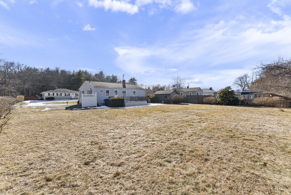 252 Mallowhill Road Springfield, MA 01129 - Photo 2 of 38