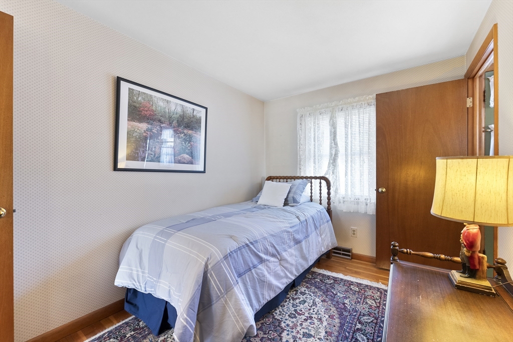 252 Mallowhill Road Springfield, MA 01129 - Photo 23 of 38