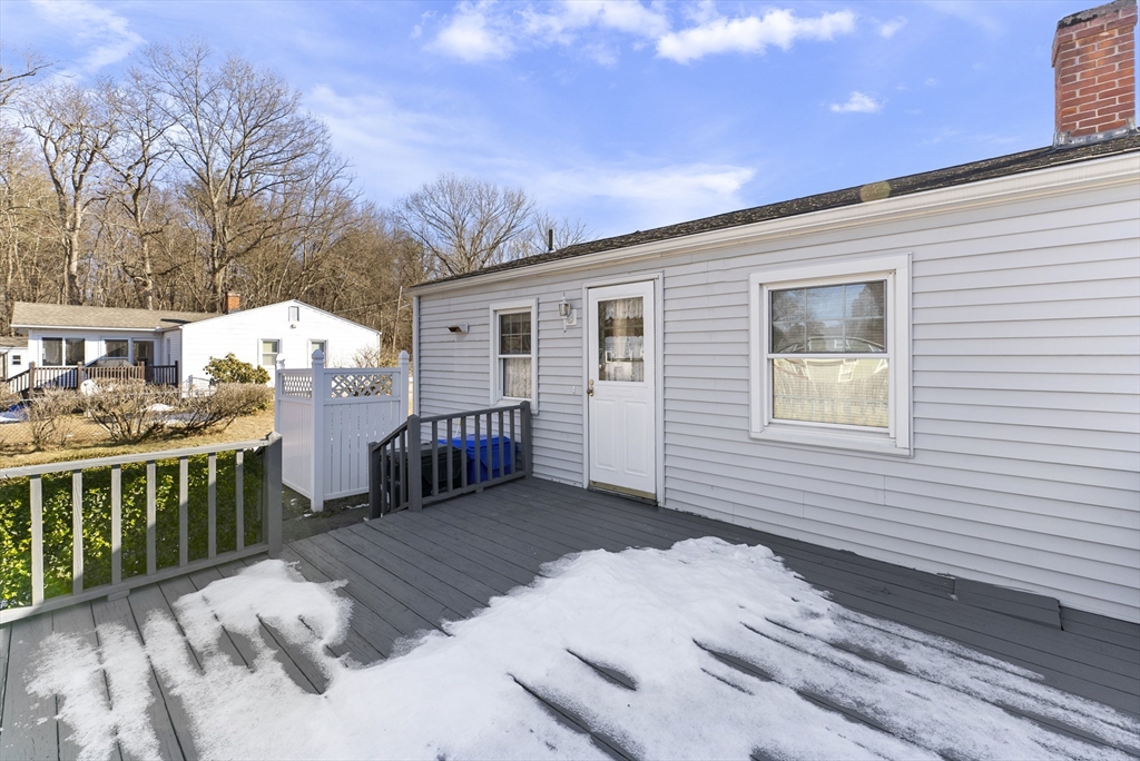 252 Mallowhill Road Springfield, MA 01129 - Photo 3 of 38