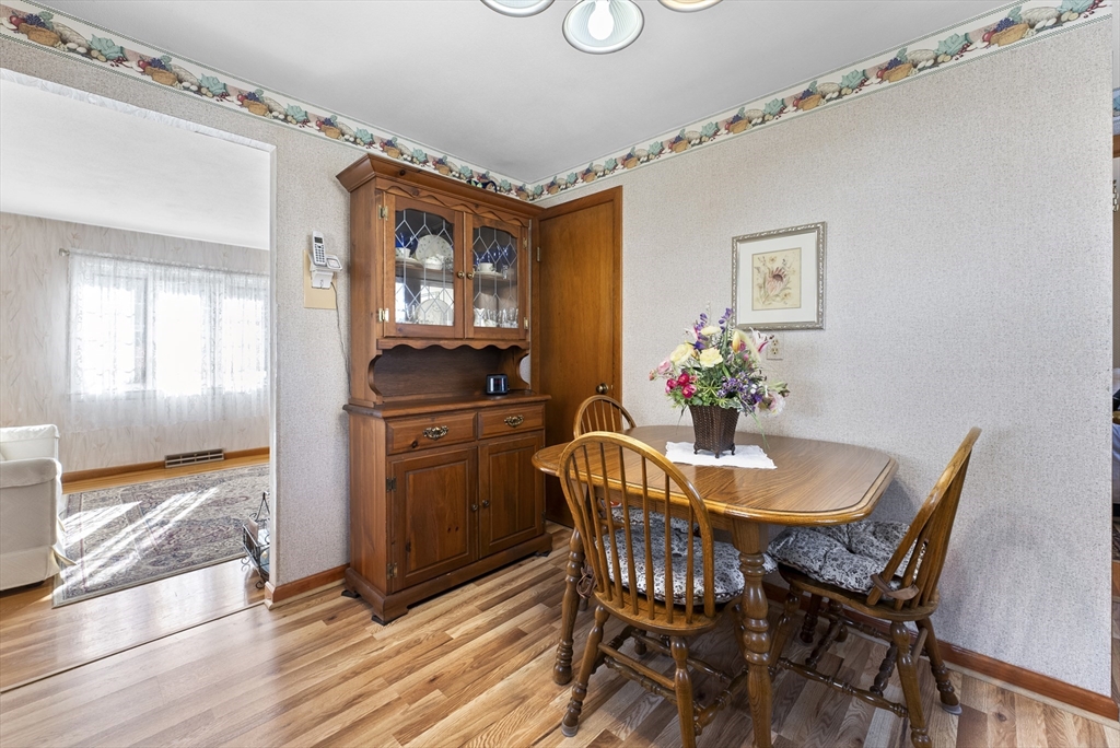 252 Mallowhill Road Springfield, MA 01129 - Photo 9 of 38