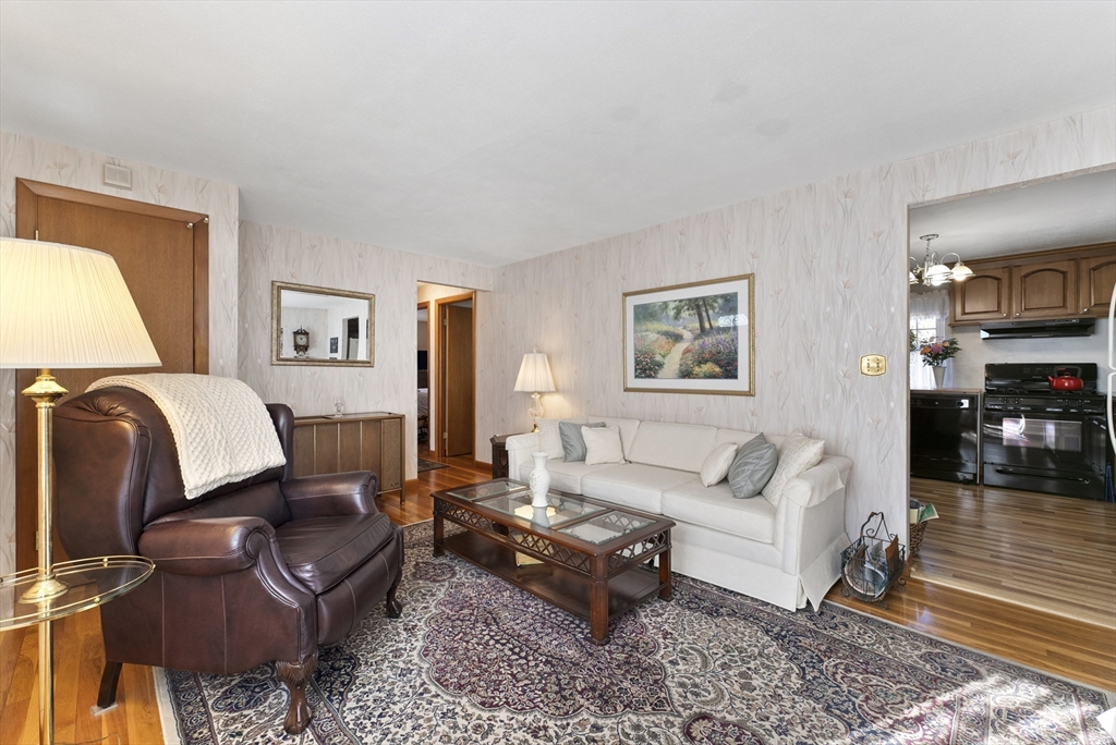 252 Mallowhill Road Springfield, MA 01129 - Photo 10 of 38
