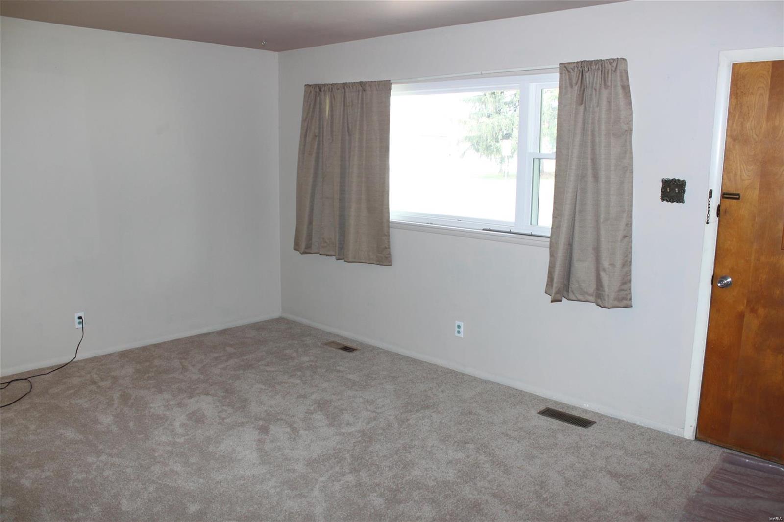 1570 Mullanphy Road Florissant, MO 63031 - Photo 4 of 20 Gallery Image 4