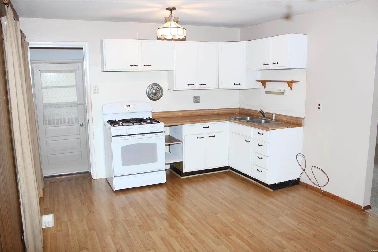 1570 Mullanphy Road Florissant, MO 63031 - Photo 5 of 20 Gallery Image 5