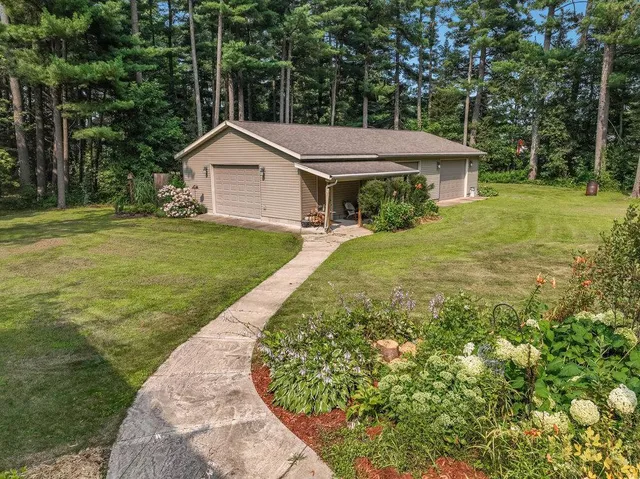 $447,500 | 1952 16 1/2 Avenue, Cameron, WI 54822