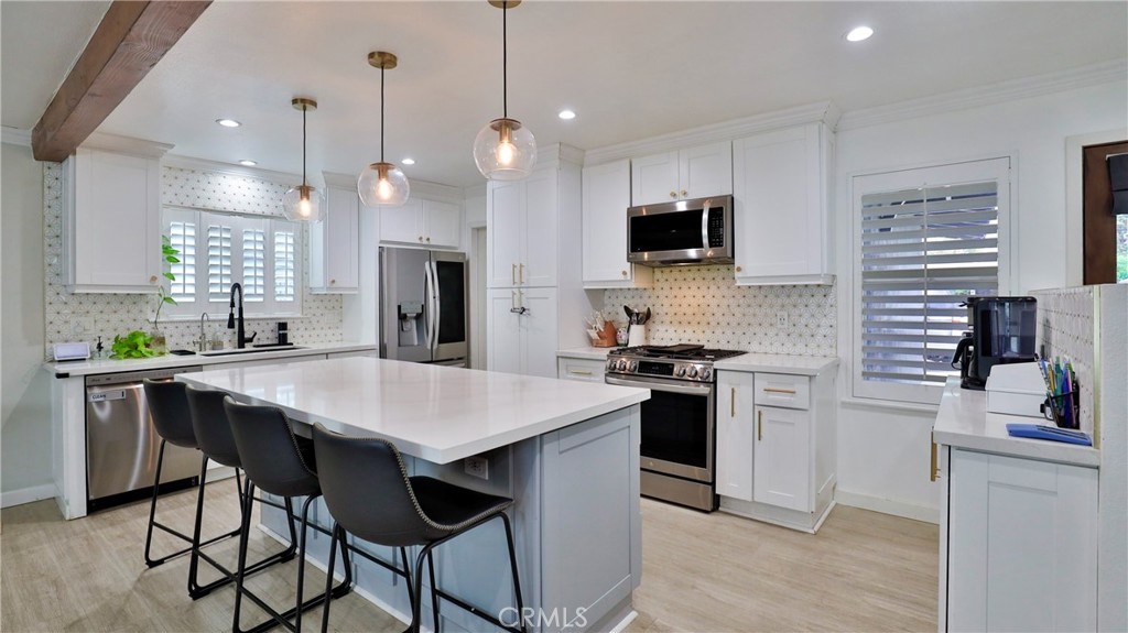 10068 Fox Street Riverside, CA 92503 - Photo 11 of 42 Gallery Image 11