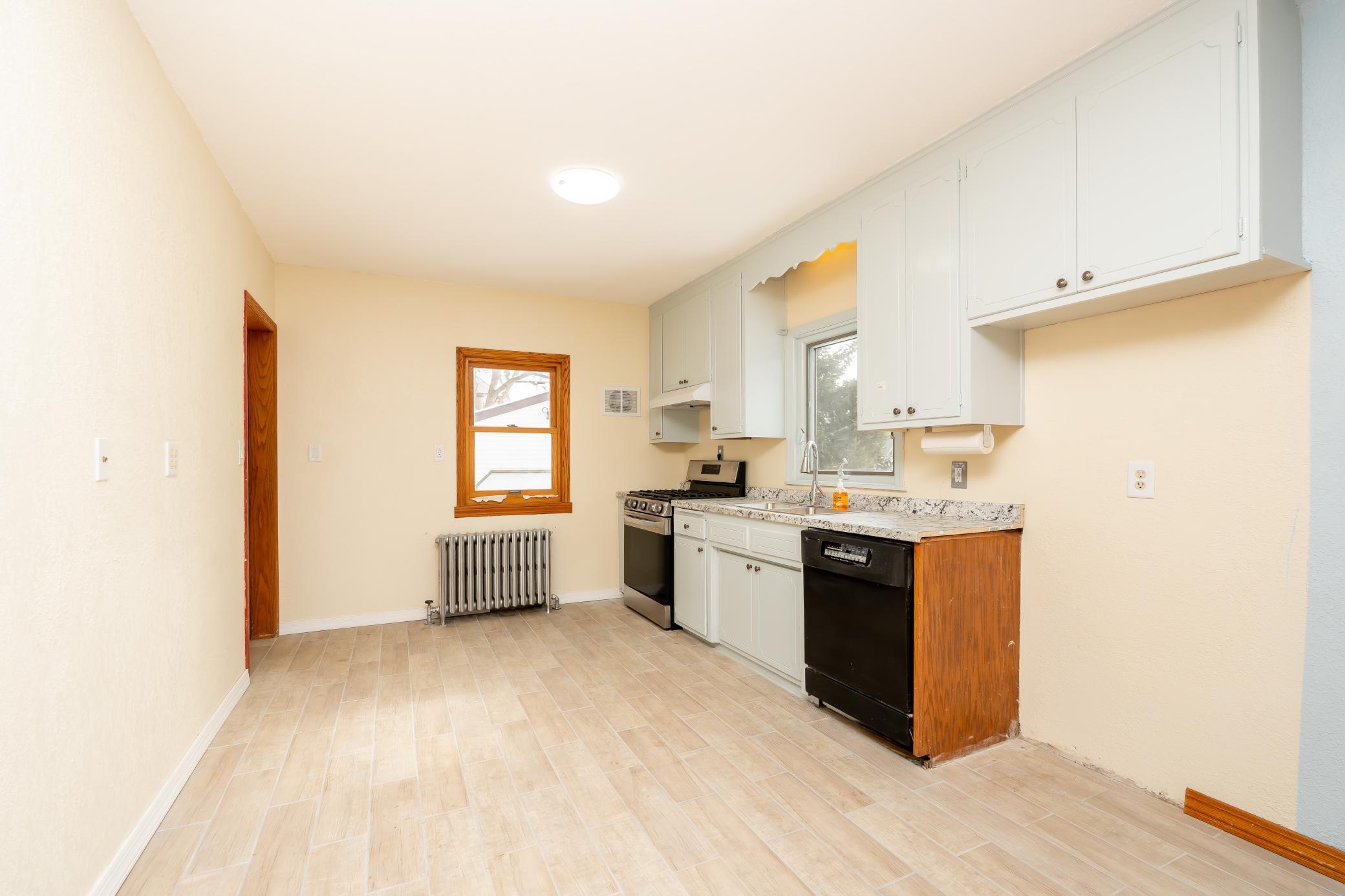4121 Northeast 2nd Street Columbia Heights, MN 55421 - Photo 18 of 56