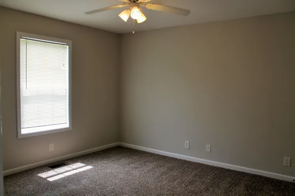 $850 | 940 Kingsbury Drive, Unit B, Clarksville, TN 37040