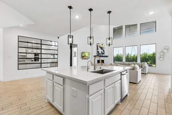 $764,900 | 6903 Shoreline Vw Drive, Katy, TX 77493