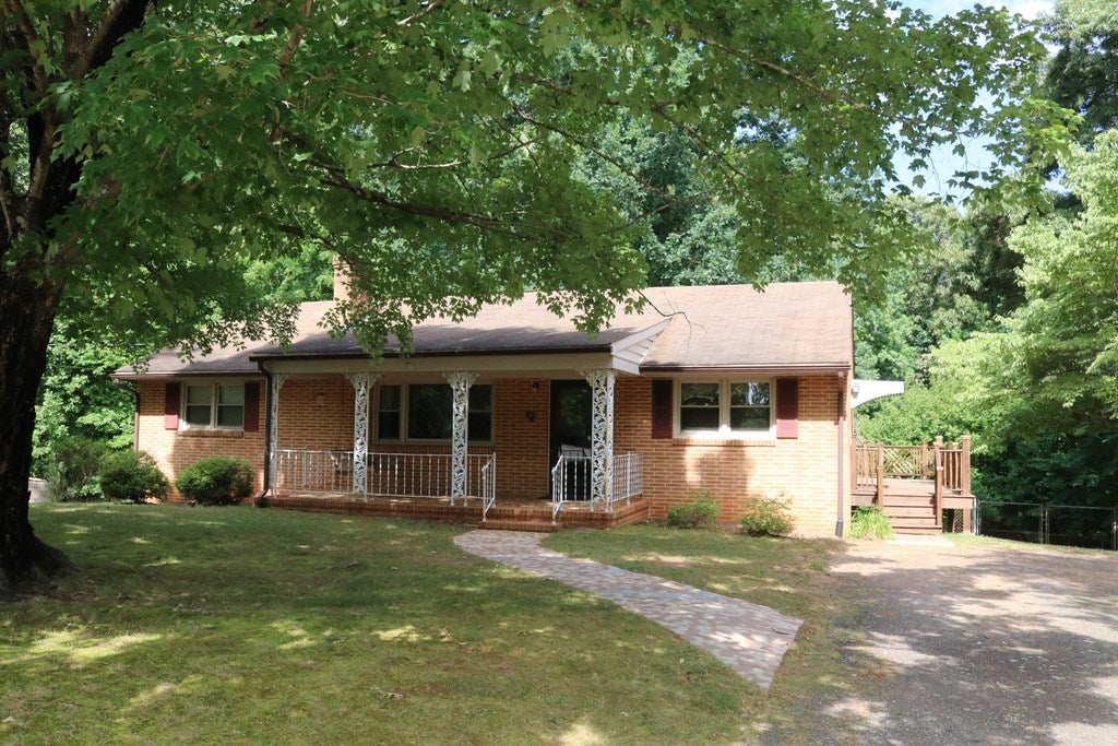 1317 West Osborn Road Farmville, VA 23901 - Photo 2 of 24 Gallery Image 2