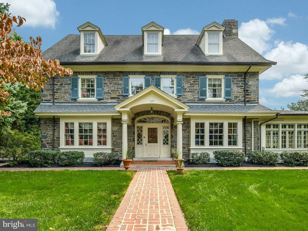 Gracious  Stone Colonial