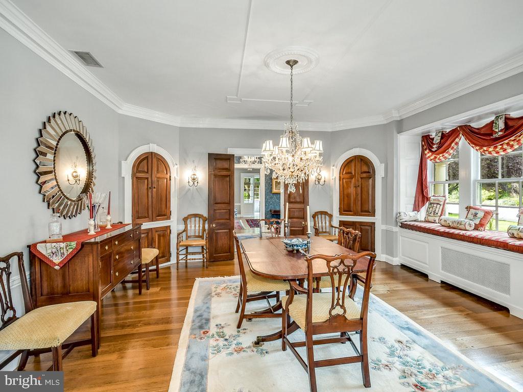121 Bleddyn Road Ardmore, PA 19003 - Photo 11 of 40 Built-in Cupboards and Window Seat in Dining Room