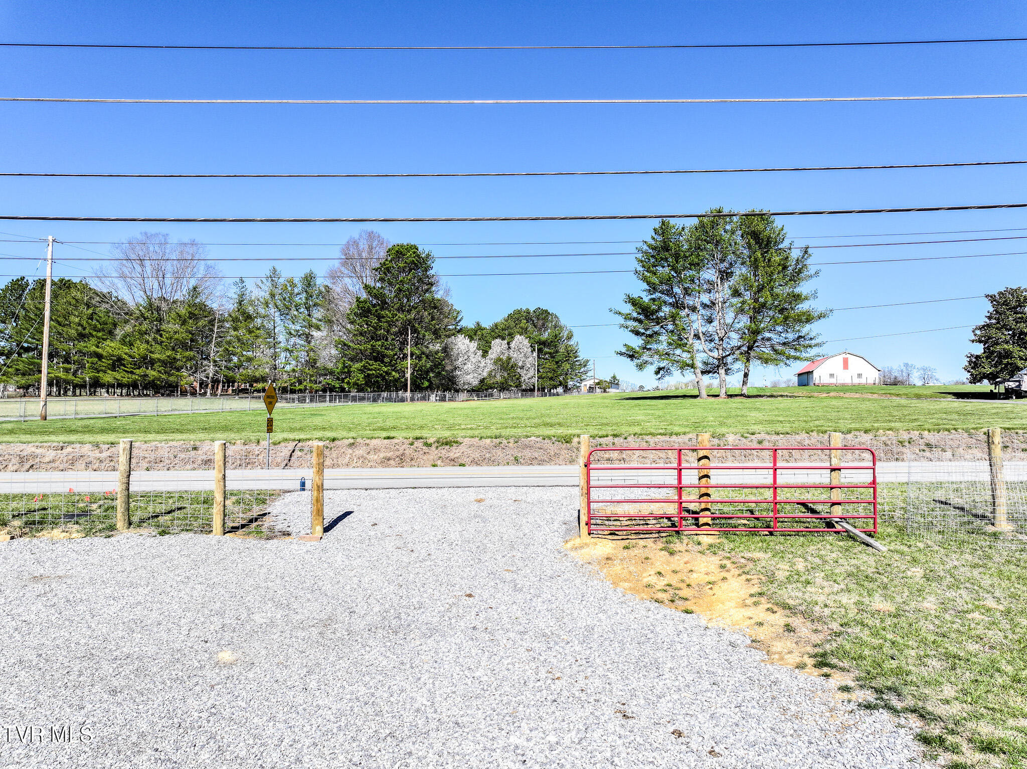 640 Twin Barns Road Greeneville, TN 37743 - Photo 2 of 39 2