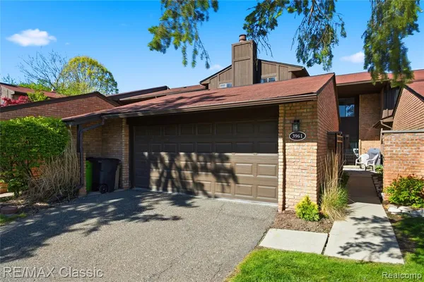 $2,875 | 3961 Chablis Street, West Bloomfield, MI 48323